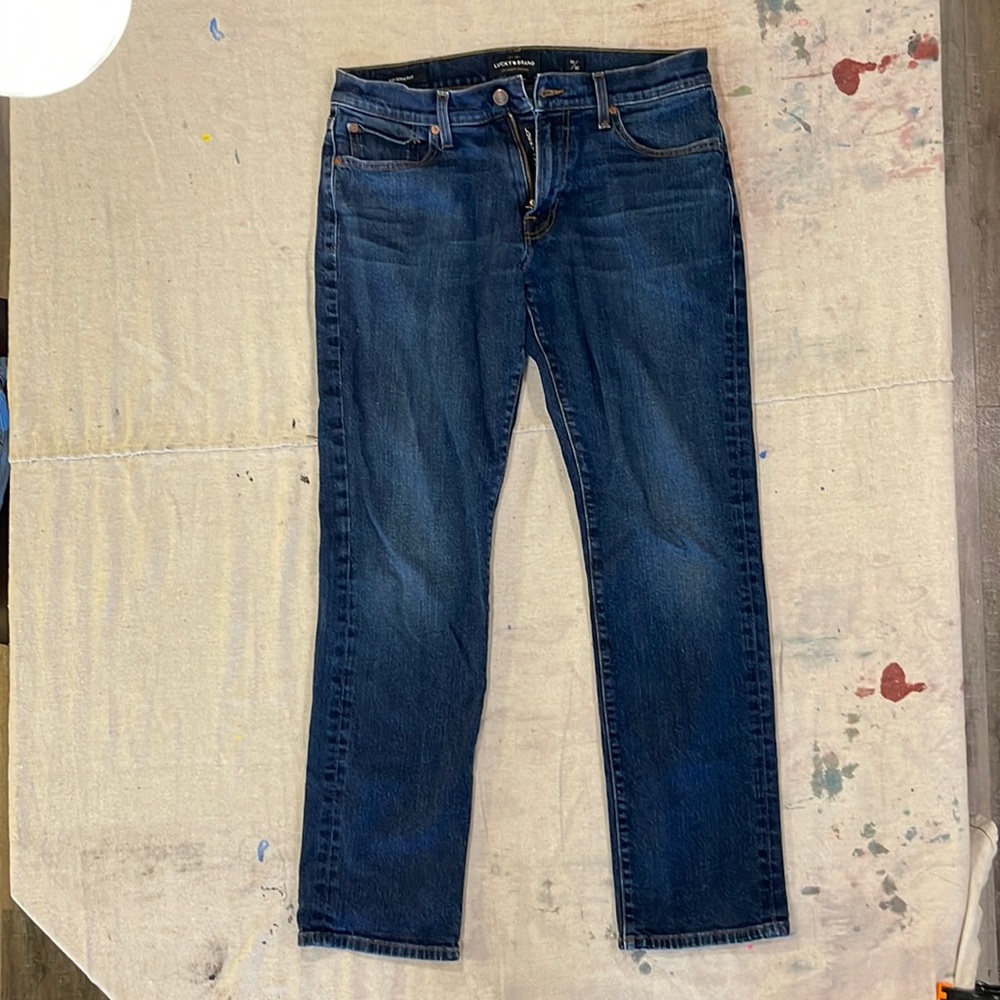 lucky brand jeans size - straight leg 221 - 32 by 32, good condition